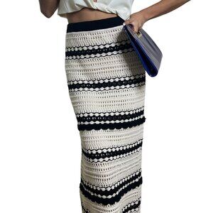 Sincerly Jules. women crochet knit, size Medium. Color cream and black.